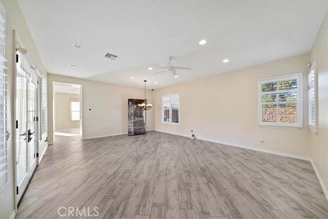 Detail Gallery Image 20 of 61 For 3094 Crystal Ridge Ln, Colton,  CA 92324 - 5 Beds | 5/1 Baths