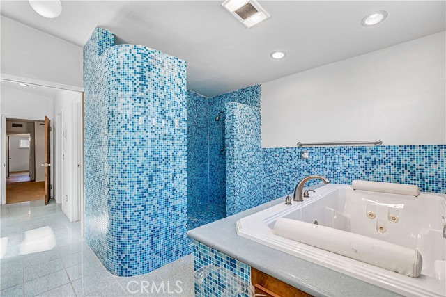 Detail Gallery Image 27 of 39 For 5694 N Winchester, Fresno,  CA 93704 - 3 Beds | 3 Baths