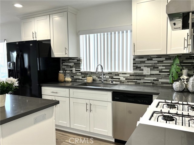 3527 Siskiyou, Los Angeles CA: https://media.crmls.org/medias/3d416d65-4c73-47ea-b026-d67206452bdc.jpg