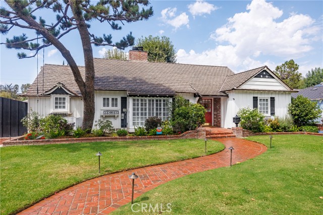 6233 Orion Avenue, Van Nuys CA: https://media.crmls.org/medias/3d41a1ac-d0f0-4a2e-b827-2a9b142ce61c.jpg