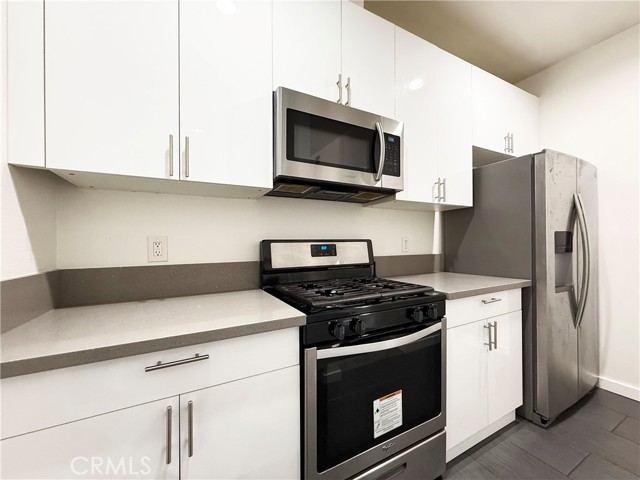 Detail Gallery Image 12 of 31 For 424 S Westmoreland Ave #306,  Los Angeles,  CA 90020 - 2 Beds | 2 Baths