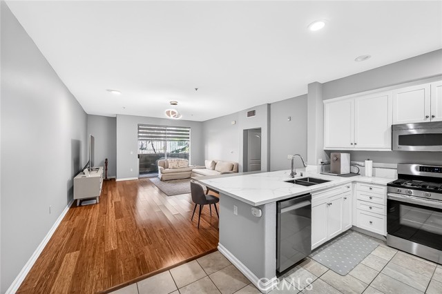 629 Traction, Los Angeles CA: https://media.crmls.org/medias/3d429660-7575-44a5-a7dc-c04ec623aad1.jpg