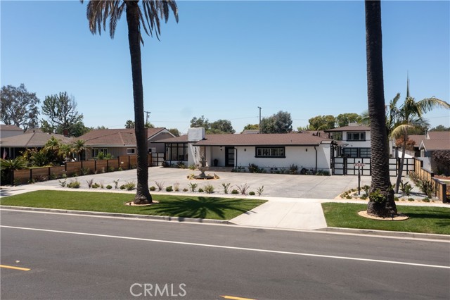 Detail Gallery Image 1 of 75 For 3841 Pacific Ave, Long Beach,  CA 90807 - 5 Beds | 5 Baths