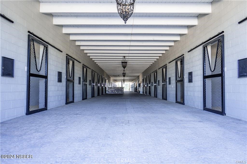 https://media.crmls.org/medias/3d42ae96-0964-49c9-82f4-7d7771ef046a.jpg?preset=X-Large