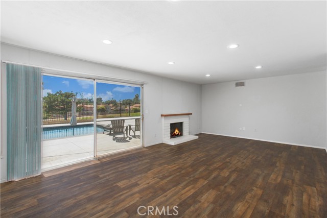 Detail Gallery Image 3 of 12 For 5641 Camino Real, Jurupa Valley,  CA 92509 - 3 Beds | 2 Baths