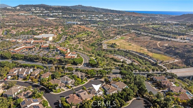 106 Plaza Via Sol, San Clemente CA: https://media.crmls.org/medias/3d4359dd-c22c-48ba-85ab-0e1bb281b411.jpg