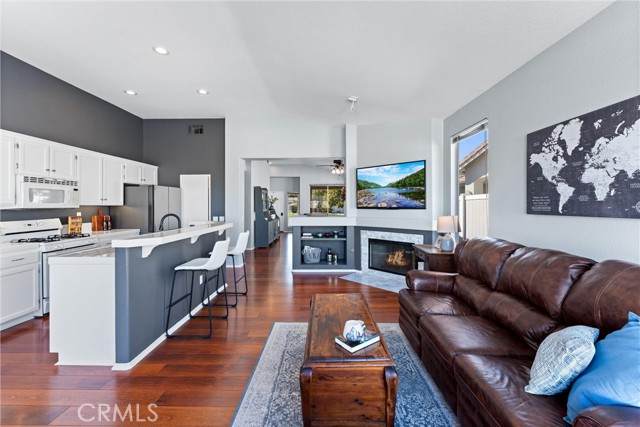 Detail Gallery Image 4 of 43 For 13700 Basswood Dr, Corona,  CA 92883 - 3 Beds | 2 Baths