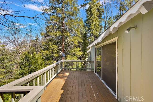 Detail Gallery Image 8 of 27 For 26432 Lake Forest Dr, Twin Peaks,  CA 92391 - 3 Beds | 2/1 Baths