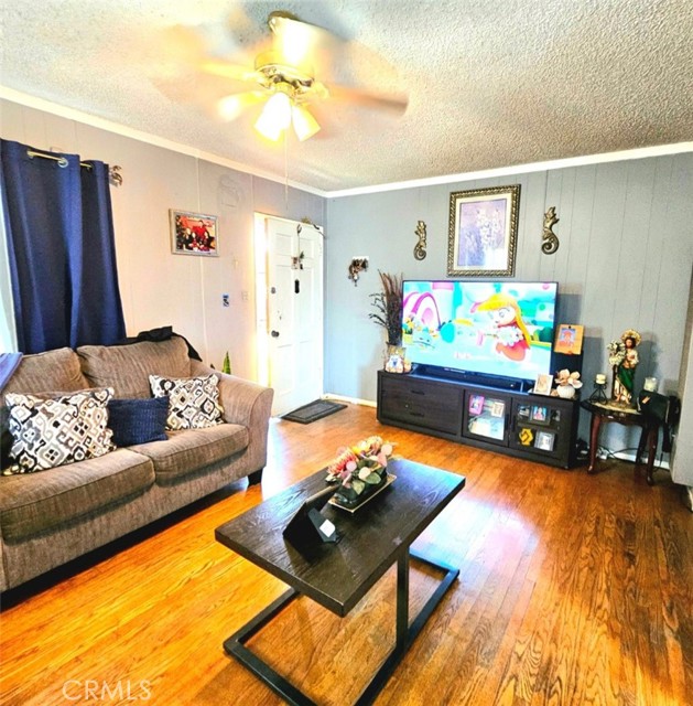 Detail Gallery Image 4 of 11 For 938 S Tajauta Ave, Compton,  CA 90220 - 2 Beds | 1 Baths