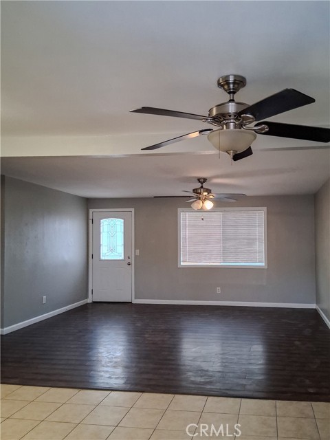 1160 Mojave Dr, Barstow CA: https://media.crmls.org/medias/3d447cd6-e9fe-48e4-a2a0-1733988ff973.jpg