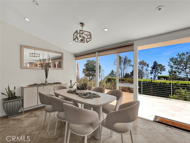 Detail Gallery Image 21 of 39 For 20537 Little Rock Way, Malibu,  CA 90265 - 5 Beds | 3 Baths