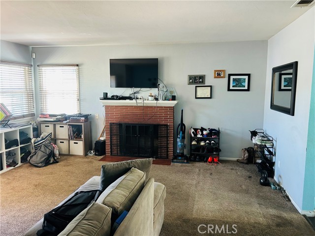 Detail Gallery Image 4 of 10 For 3432 N Sierra Way, San Bernardino,  CA 92405 - 2 Beds | 1 Baths