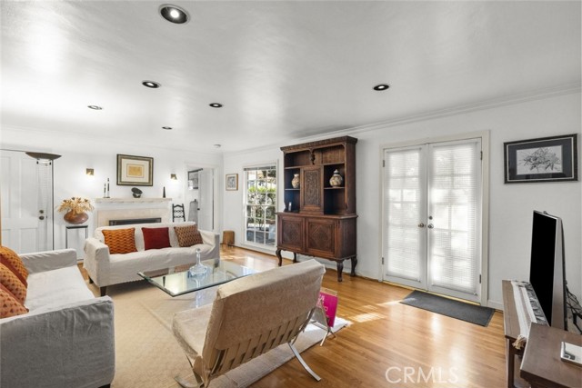 Detail Gallery Image 27 of 54 For 1815 Las Flores Dr, Glendale,  CA 91207 - 4 Beds | 3 Baths