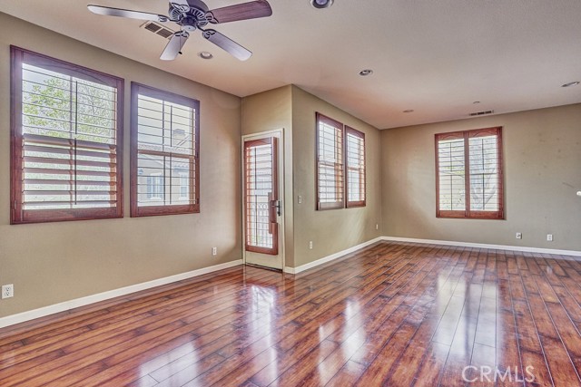 Detail Gallery Image 14 of 22 For 6273 Camposa, Corona,  CA 91752 - 2 Beds | 2/1 Baths