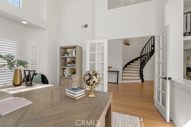 Detail Gallery Image 31 of 75 For 27153 Woodbluff Rd, Laguna Hills,  CA 92653 - 5 Beds | 4/1 Baths