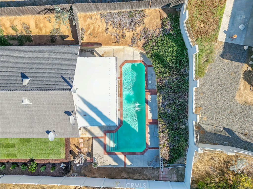 https://media.crmls.org/medias/3d47021a-d369-4b41-8581-9c35628982f4.jpg?preset=X-Large