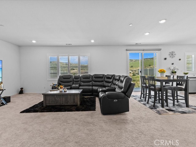 21300 Telegraph Road, Riverside CA: https://media.crmls.org/medias/3d470930-2bd2-42f9-9abf-271d9e5d31ef.jpg