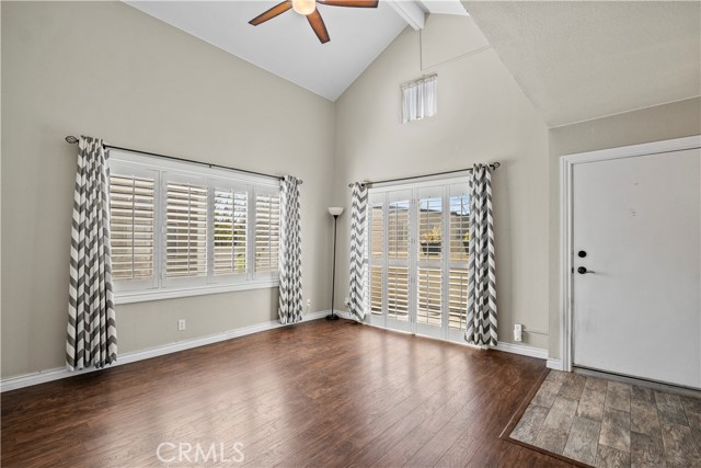 Detail Gallery Image 13 of 45 For 24451 Leonard Tree Ln #201,  Newhall,  CA 91321 - 2 Beds | 2 Baths
