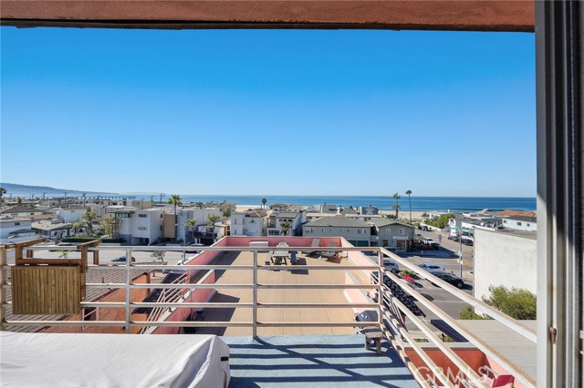 2124 Hermosa Avenue, Hermosa Beach, California 90254, ,Residential Income,For Sale,Hermosa,SB25013043