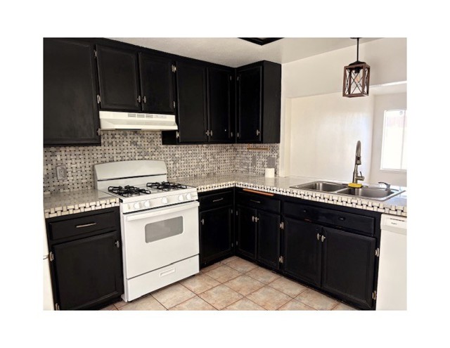 44672 La Paz Road, Temecula CA: https://media.crmls.org/medias/3d48ce59-e34f-47d8-a8d0-e7ed80156bc3.jpg