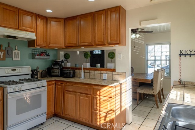 Detail Gallery Image 15 of 44 For 6615 Myrtle, Long Beach,  CA 90805 - 2 Beds | 2 Baths