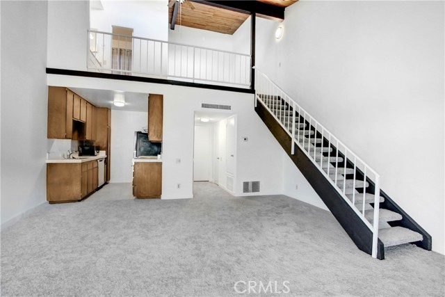 Detail Gallery Image 3 of 11 For 5460 White Oak Ave #C325,  Encino,  CA 91316 - 1 Beds | 1/1 Baths
