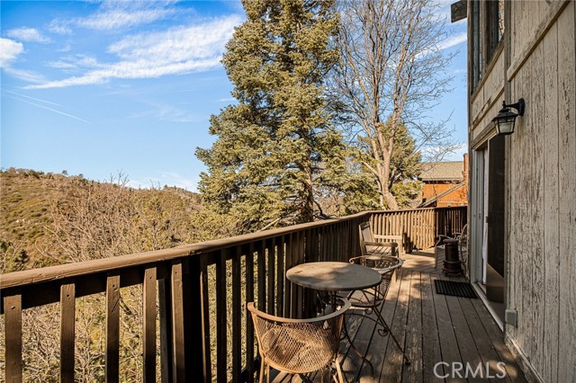 Detail Gallery Image 14 of 30 For 1256 Grass Valley, Lake Arrowhead,  CA 92352 - 3 Beds | 2 Baths