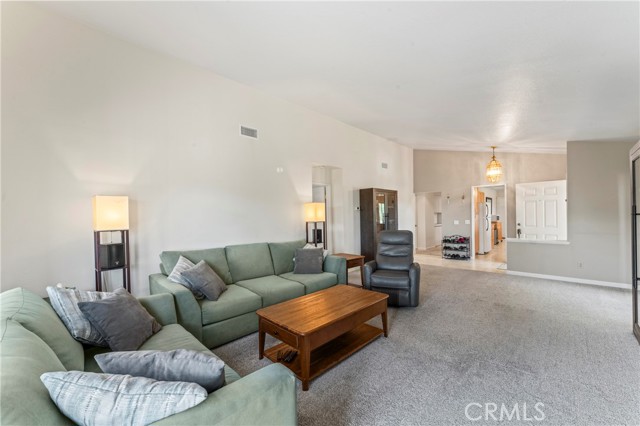 Detail Gallery Image 3 of 30 For 14720 Marymount St, Moorpark,  CA 93021 - 3 Beds | 2 Baths