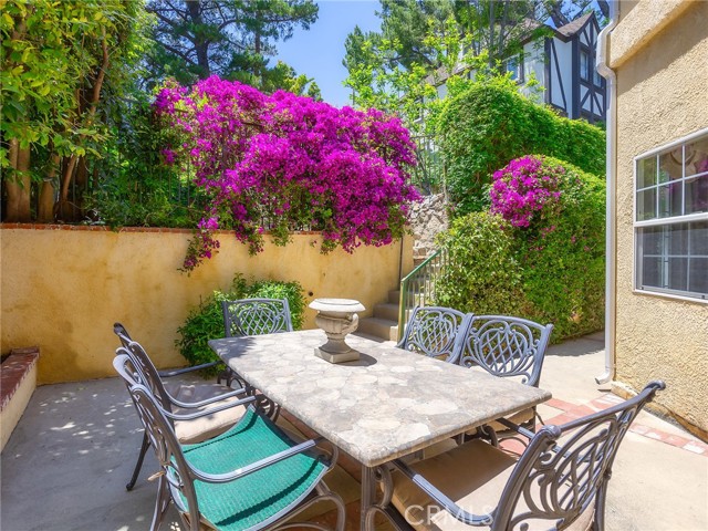 5815 Irving Avenue, La Crescenta CA: https://media.crmls.org/medias/3d4ae904-ded2-410b-94f6-6dbc89e8cfa1.jpg