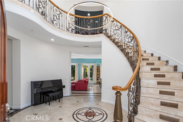 Detail Gallery Image 3 of 41 For 5492 Calarosa Ranch, Camarillo,  CA 93012 - 5 Beds | 5/1 Baths