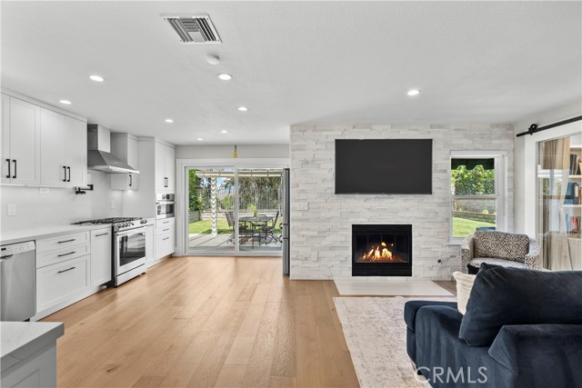 Detail Gallery Image 24 of 75 For 25880 Parma Ct, Valencia,  CA 91355 - 4 Beds | 3 Baths