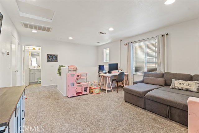 Detail Gallery Image 15 of 28 For 2614 Bellevue, Palmdale,  CA 93550 - 3 Beds | 3 Baths