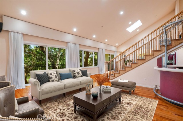 Detail Gallery Image 8 of 24 For 3300 Beaudry, Glendale,  CA 91208 - 4 Beds | 4 Baths