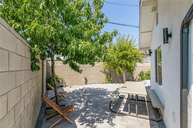 10265 Strathern Street, Sun Valley CA: https://media.crmls.org/medias/3d4dac15-8dcf-4fe6-8fa6-46da6df3263e.jpg