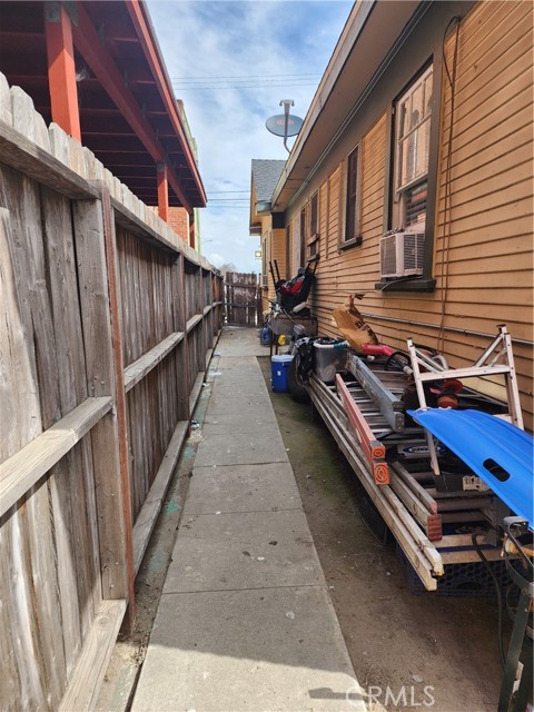 Image 10 of 12 For 1496 Vernon Avenue