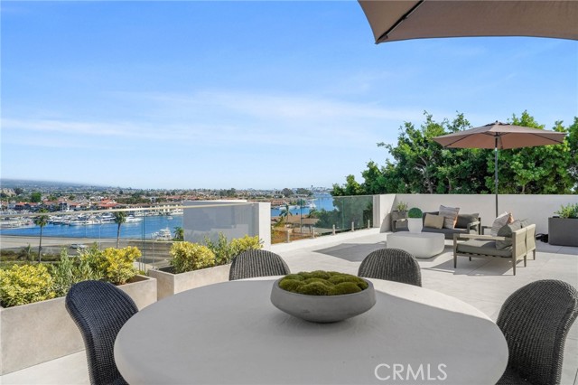 Detail Gallery Image 71 of 75 For 112 Kings Pl, Newport Beach,  CA 92663 - 6 Beds | 7/1 Baths