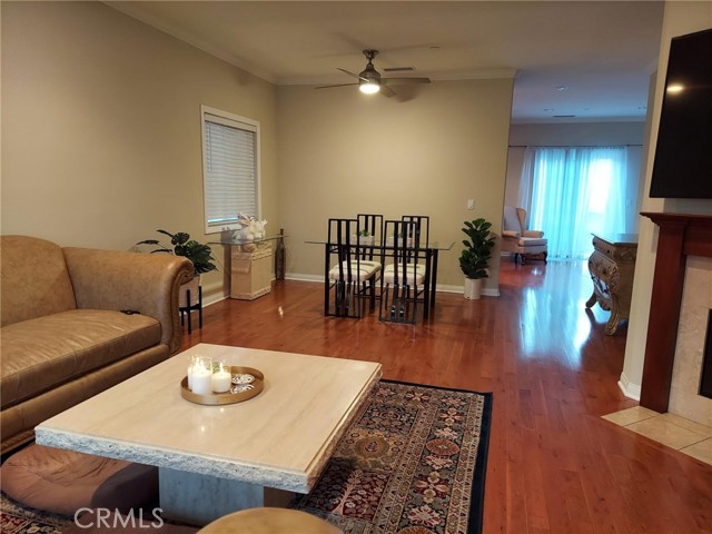 Detail Gallery Image 9 of 33 For 1021 Cravens #9,  Torrance,  CA 90501 - 3 Beds | 2/1 Baths