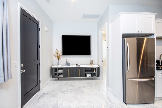 1204 Arbenz Circle, Corona CA: https://media.crmls.org/medias/3d4feeae-bf70-49de-a744-343e1c143f6c.jpg