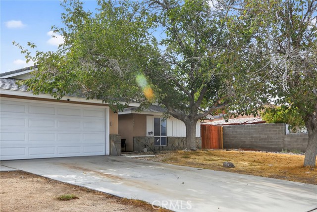 Detail Gallery Image 1 of 6 For 542 S Sanders St, Ridgecrest,  CA 93555 - 5 Beds | 2 Baths