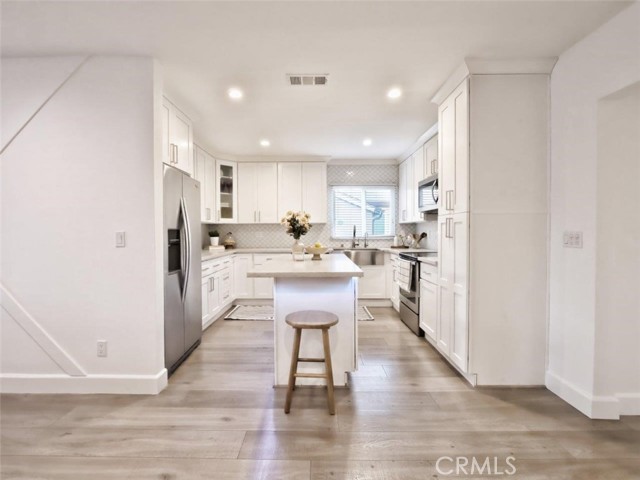5435 W 76th Street, Los Angeles CA: https://media.crmls.org/medias/3d513138-0718-482e-a565-0ccdffcda3ac.jpg