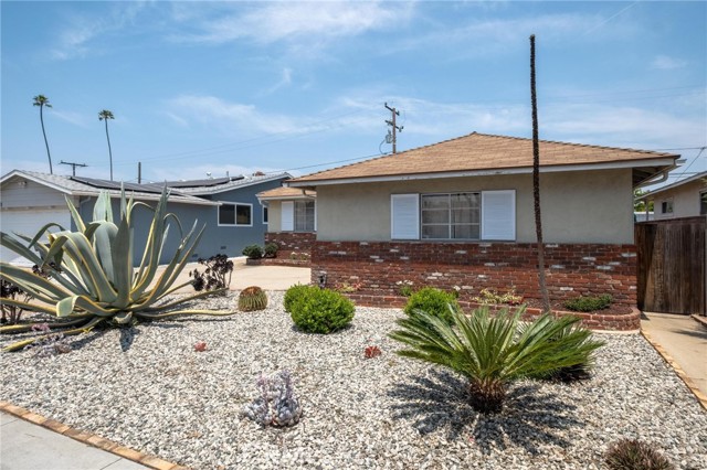1139 W 149th Street, Gardena CA: https://media.crmls.org/medias/3d51c9e8-acae-442b-882a-403621ab4c43.jpg