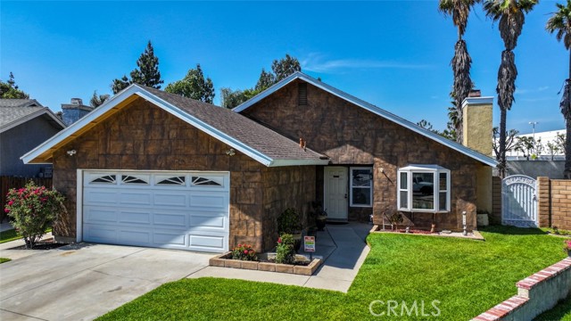 3012 Homer Circle, Jurupa Valley CA: https://media.crmls.org/medias/3d52166d-b5f9-44cd-8d6d-58f4001aff9a.jpg