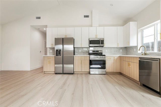 Detail Gallery Image 4 of 23 For 914 a Geneva, Glendale,  CA 91207 - 2 Beds | 2 Baths