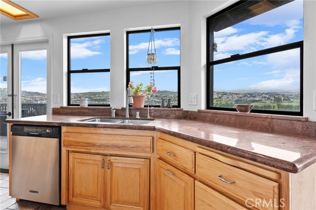 Detail Gallery Image 11 of 40 For 1041 Ritchie Rd #B,  Grover Beach,  CA 93433 - 3 Beds | 3/1 Baths