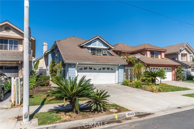 Detail Gallery Image 2 of 30 For 6043 Miles Ave, Huntington Park,  CA 90255 - 4 Beds | 3 Baths