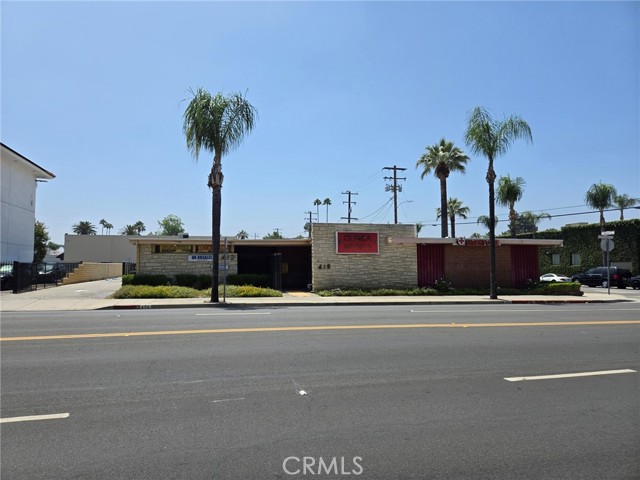 Image 4 of 23 For 418 San Fernando Mission Boulevard