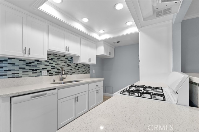 1477 Clemson Way Way, Riverside CA: https://media.crmls.org/medias/3d530ebf-96b2-437a-a84a-e3edf4edaf37.jpg