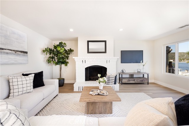 Detail Gallery Image 6 of 28 For 29284 Big Range Rd, Canyon Lake,  CA 92587 - 3 Beds | 2 Baths