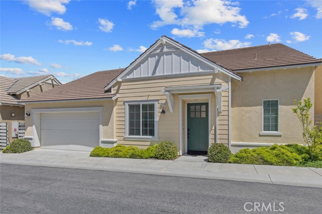 Detail Gallery Image 2 of 47 For 25124 Limetree Ln, Canyon Country,  CA 91387 - 2 Beds | 2/1 Baths