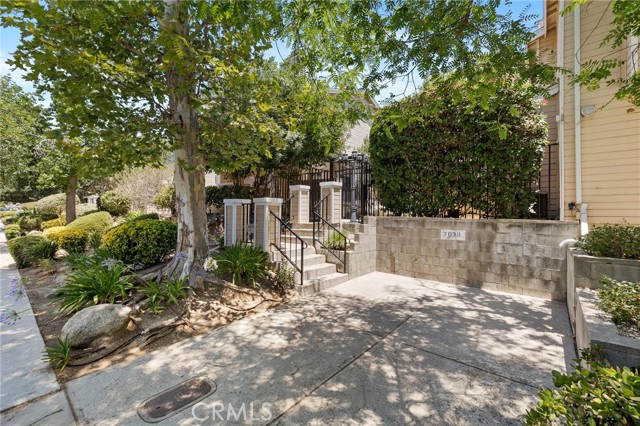 7038 De Celis Place, Van Nuys CA: https://media.crmls.org/medias/3d551110-2e33-4d24-b189-8c8dffbea1a1.jpg